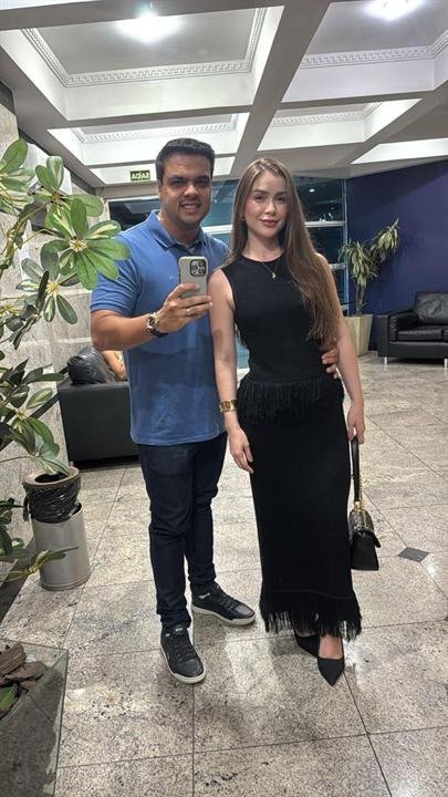 O mesmo casal durante o acompanhamento